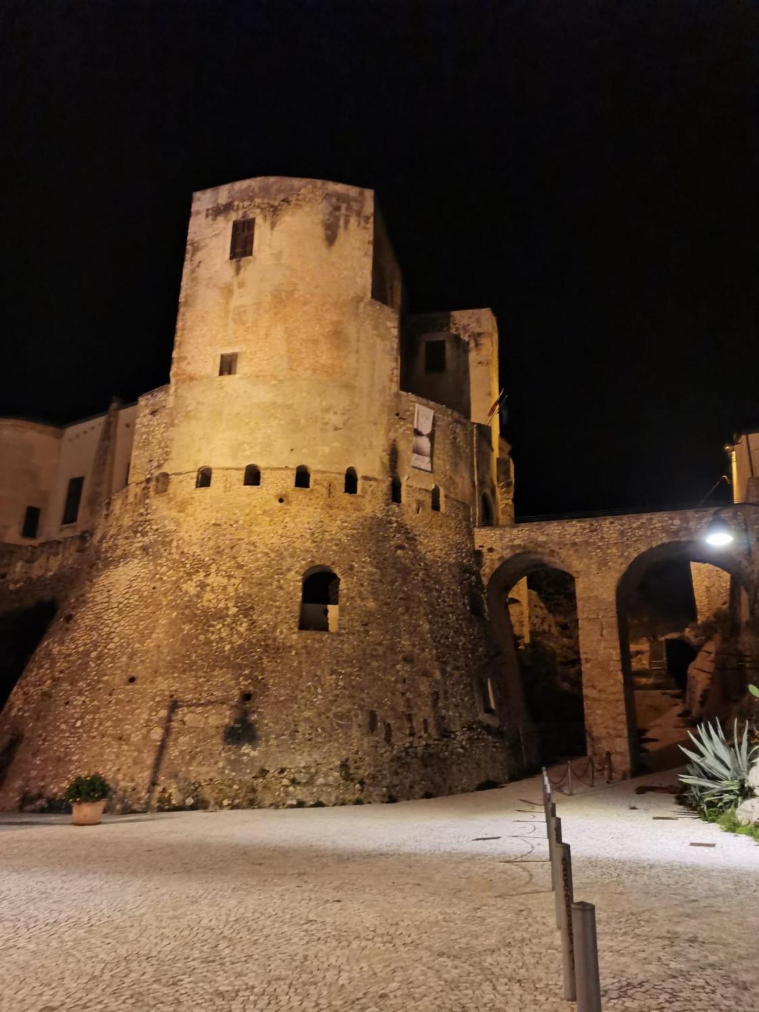 Domus Lineker Apartman Venafro Kültér fotó